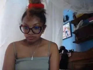 Goddessmira777  live sex cam