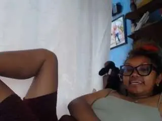 Goddessmira777  live sex cam