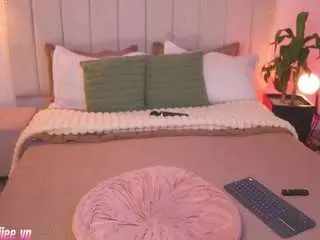 Nicoleth28  live sex cam