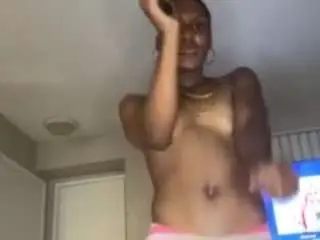 Petitesizequeen  live sex cam