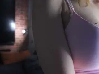 Vandagreer  live sex cam