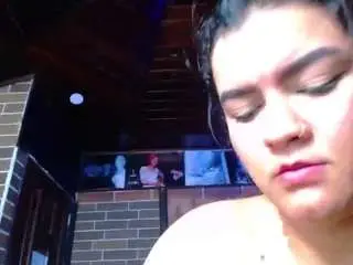 Kriss-sweetboobs  live sex cam