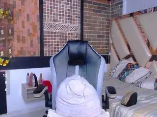 Kriss-sweetboobs  live sex cam