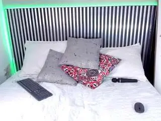 Nicoleangels  live sex cam