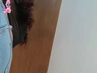 Renataleclaiir  live sex cam