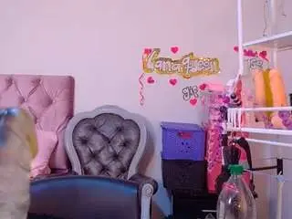 Lanaqueen69  live sex cam