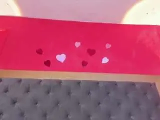 Yayahilton  live sex cam