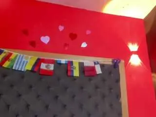 Yayahilton  live sex cam