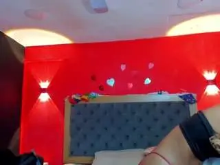 Yayahilton  live sex cam