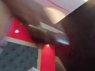 Yayahilton  live sex cam