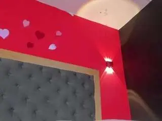 Yayahilton  live sex cam