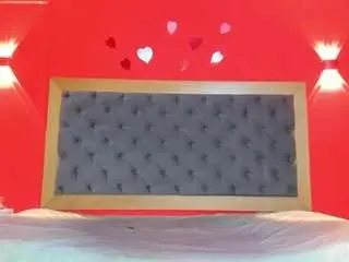 Yayahilton  live sex cam