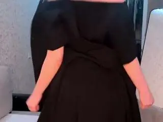 Hienleggans  live sex cam