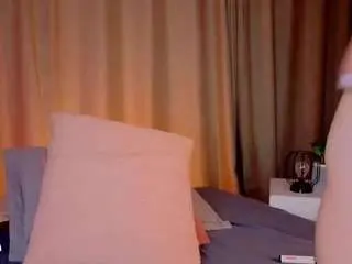 Mia-bonneett  live sex cam