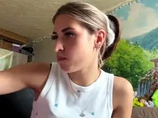 Temekaroskowinski  live sex cam