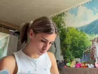 Temekaroskowinski  live sex cam
