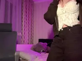 Faviolabranaugh  live sex cam