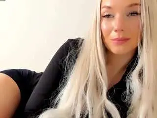 Luckycandy  live sex cam