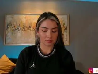 Maddisoncollins  live sex cam