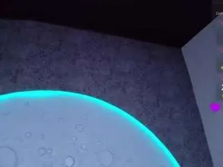 Reinachloe  live sex cam