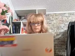 Andreabrase  live sex cam