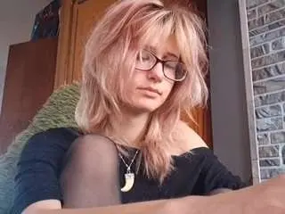 Andreabrase  live sex cam