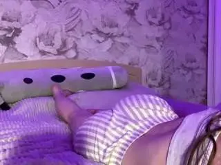 Emelinehizkiya  live sex cam