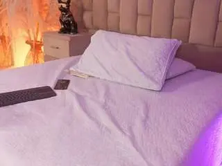 Emmatorrees  live sex cam