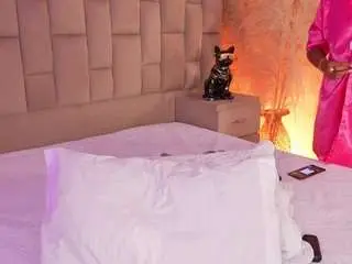 Emmatorrees  live sex cam