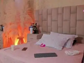 Emmatorrees  live sex cam