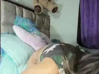 Girlhotdaphne  live sex cam