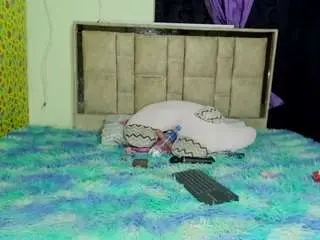 Girlhotdaphne  live sex cam
