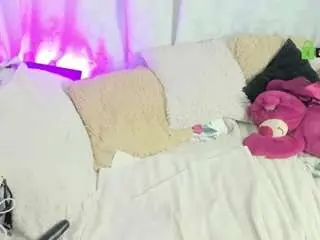 Hallestrawberry  live sex cam