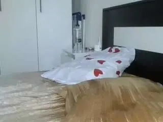 Petite-danielle  live sex cam