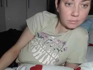 Petite-danielle  live sex cam