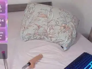 Rosebelle11  live sex cam