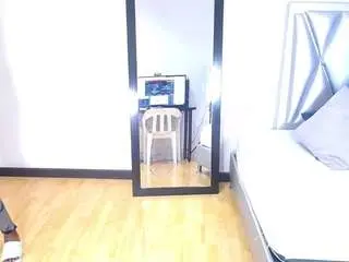 Goldenn-ass1  live sex cam