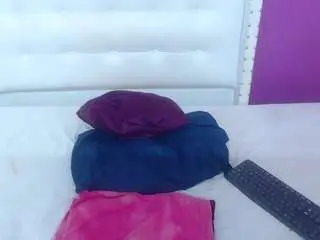 Goldenn-ass1  live sex cam