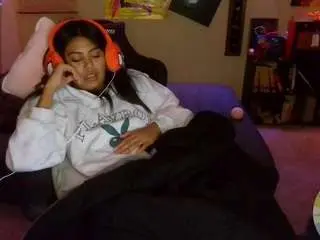Katinyellow  live sex cam