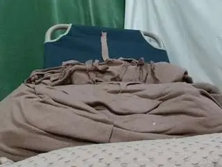 Lola4u  live sex cam