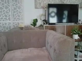 Prettyjess  live sex cam
