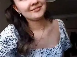 Rebekahlazare  live sex cam