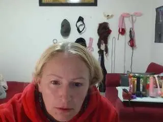 Emperatrizmessy  live sex cam