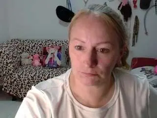 Emperatrizmessy  live sex cam