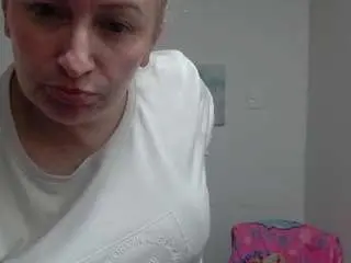 Emperatrizmessy  live sex cam