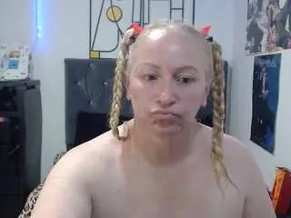 Emperatrizmessy  live sex cam