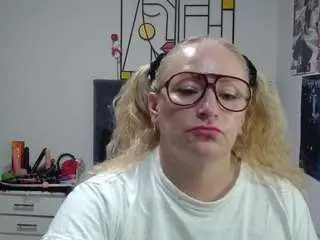 Emperatrizmessy  live sex cam