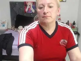 Emperatrizmessy  live sex cam