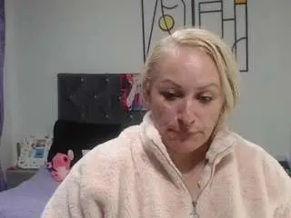 Emperatrizmessy  live sex cam