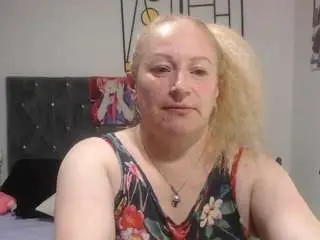 Emperatrizmessy  live sex cam